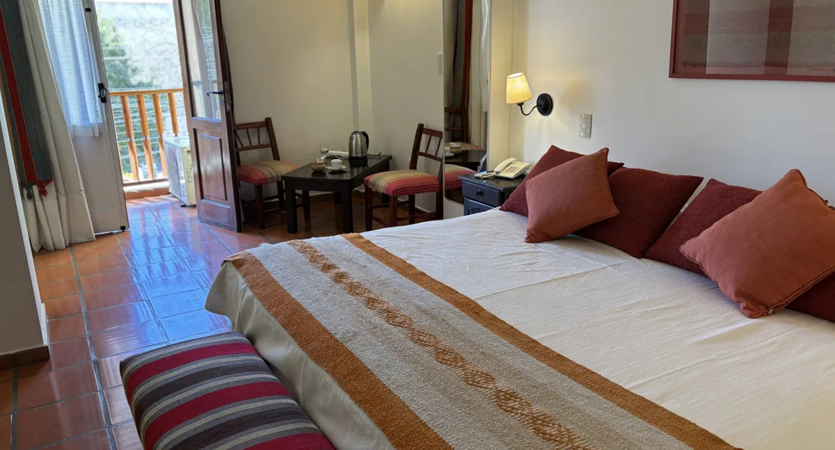 Otro ambiente de alojamiento del Hotel Altos de Balcarce