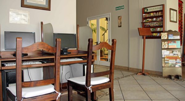 Hotel Altos de Balcarce - Computadoras con internet gratuito